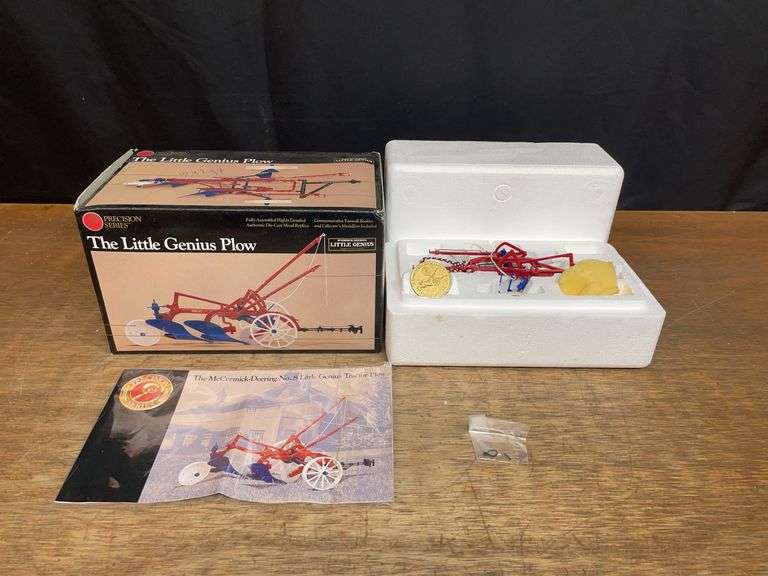 1/16 McCormick-Deering Little Genius Plow Precision NIB Ertl image