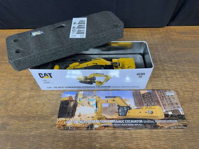 1/50 Caterpillar 395 Excavator NIB DM image