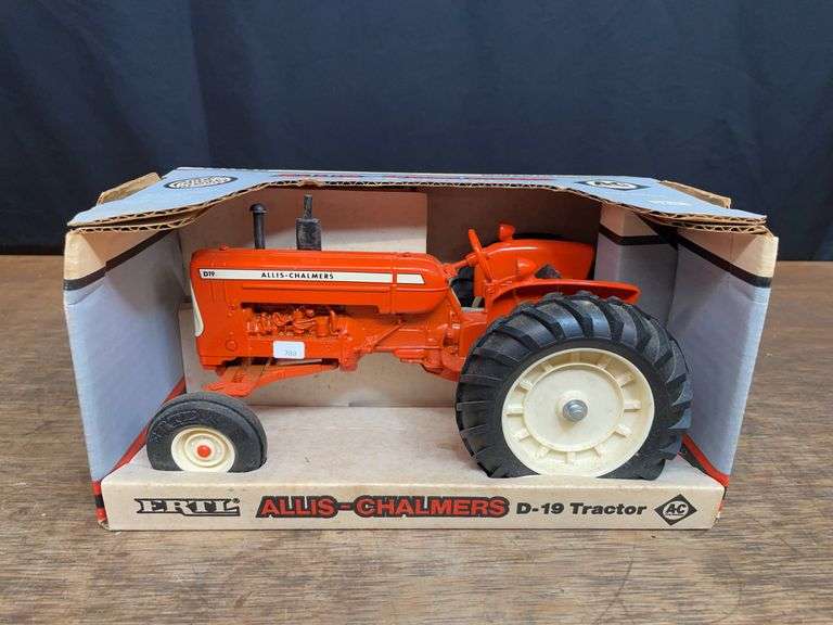 1/16 AC D19 NIB Ertl image