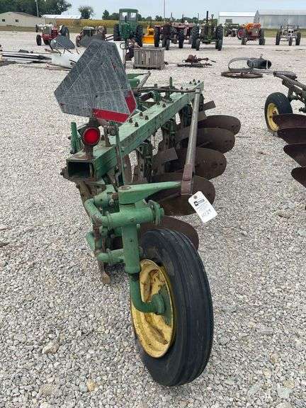 John Deere 5 bottom Plow image