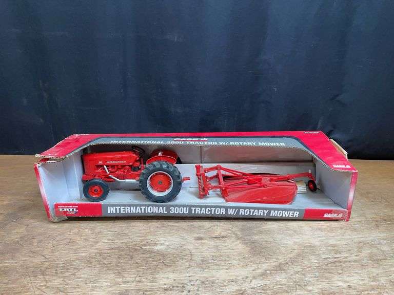1/16 IH 300U + Mower Set NIB Ertl image