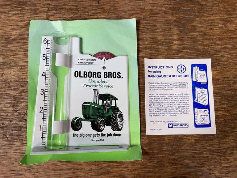John Deere Rain Gauge image