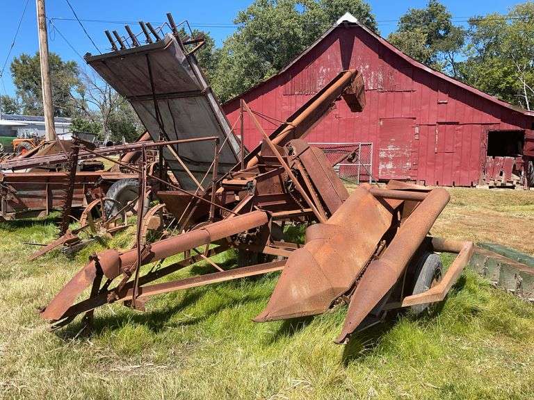 Dearborn 1 Row Corn Picker image