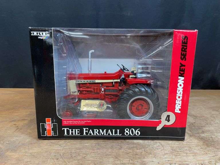 1/16 Farmall 806 Precision Key NIB Ertl image