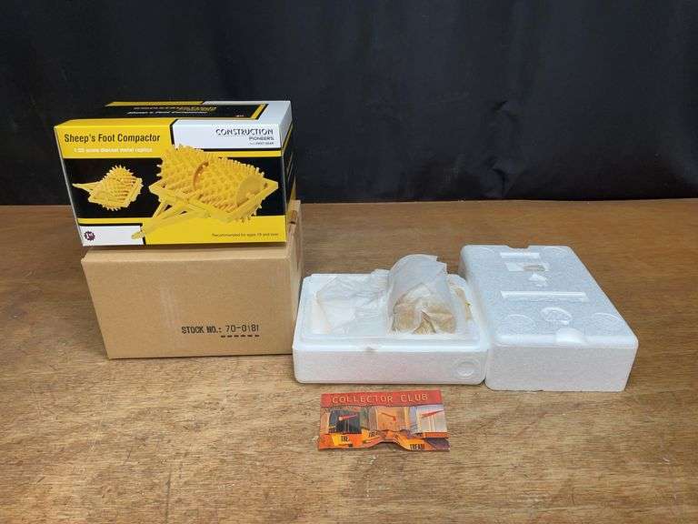 1/25 Sheep's Foot Compactor NIB 1st Gear image