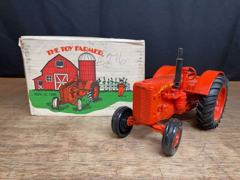 1/16 Case 500 1985 NFTS NIB Ertl image