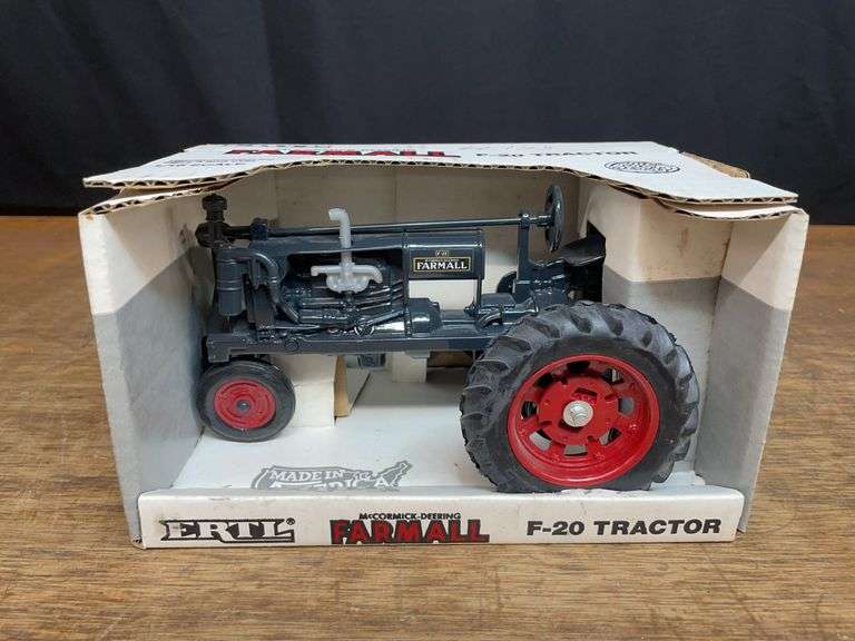 1/16 Farmall F20 NIB Ertl image