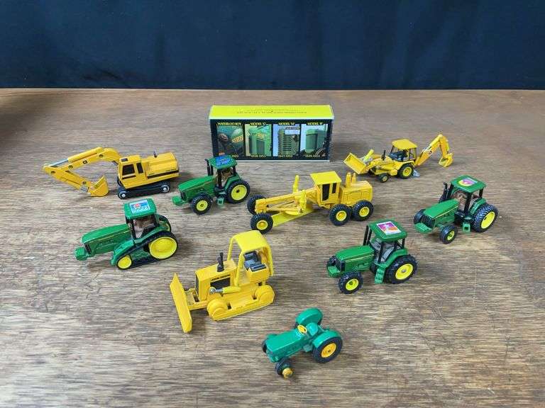 (10) 1/64 John Deere image