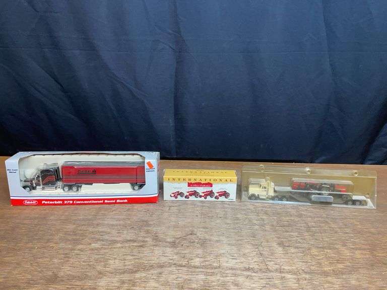 (3) 1/64 Case-IH Semis + IH Tractor Set image