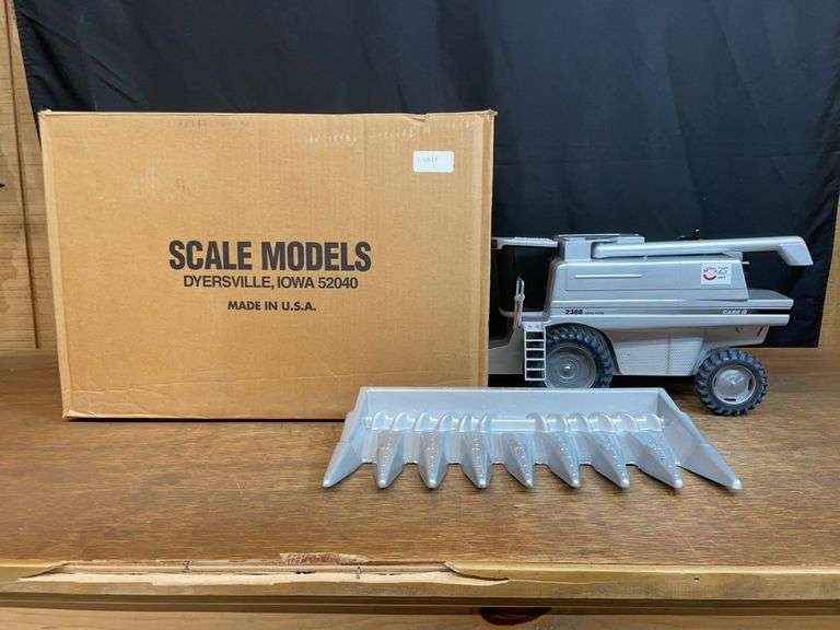 1/16 Case-IH 2388 Combine 1998 Silver 2001 St. Louis NIB SM image