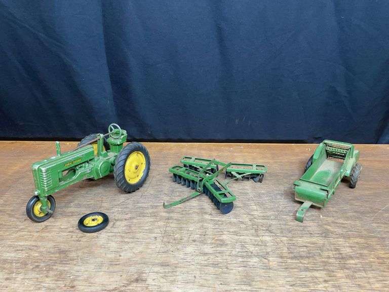 (3) 1/16 John Deere B, Disk, Spreader image