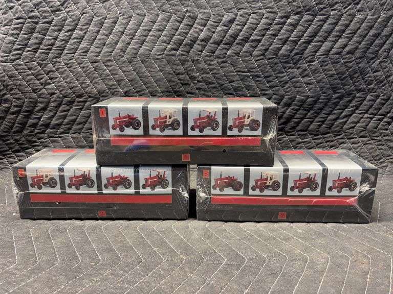 (3) 1/64 International Harvester 66 Series Collectors Editions 1-3 Ertl image