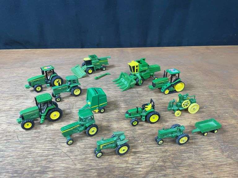 (13) 1/64 John Deere image