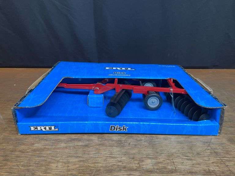 1/16 Red Disk NIB Ertl image