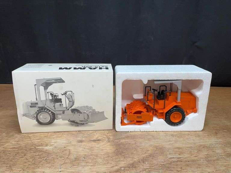 1/25 Hamm 2210-SSD Compactor NIB NZG image