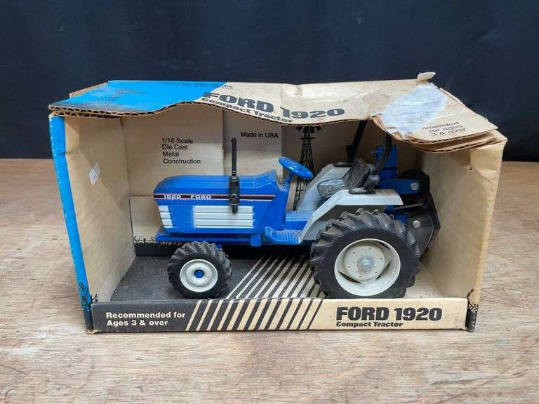1/16 Ford 1920 NIB SM image