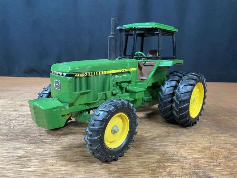 1/16 John Deere 4850 New Orleans Ertl image