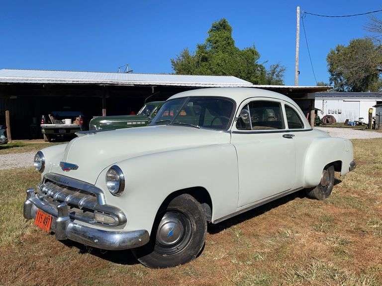 1952 Chevrolet Deluxe image
