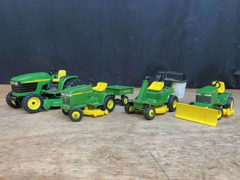 (4) 1/16 John Deere L&G Ertl image