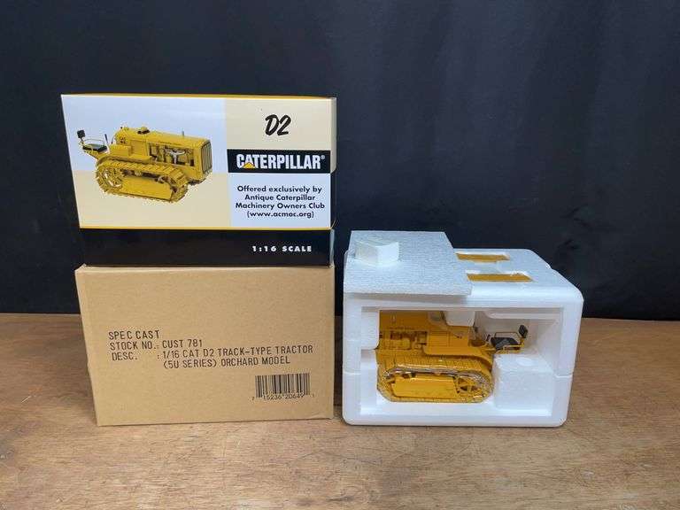 1/16 Caterpillar D2 Orchard NIB SC image