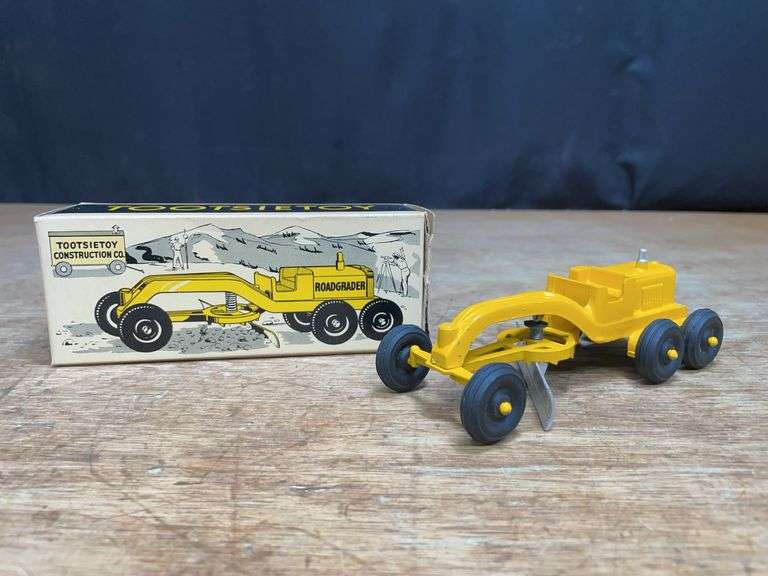 Caterpillar Road Grader NIB Tootsietoy image