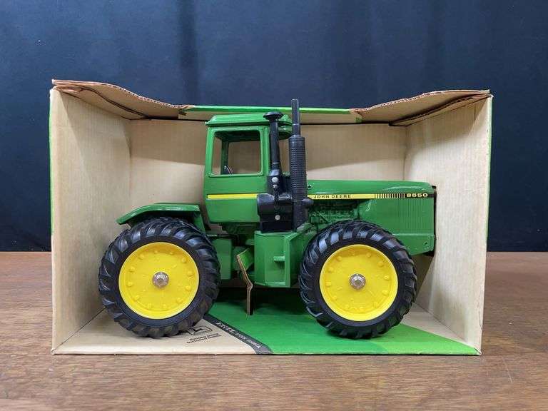 1/16 John Deere 8650 Collector NIB Ertl image