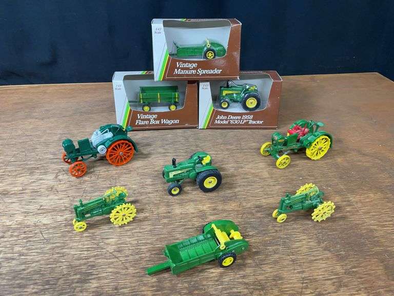 (9) 1/43 John Deere Ertl image