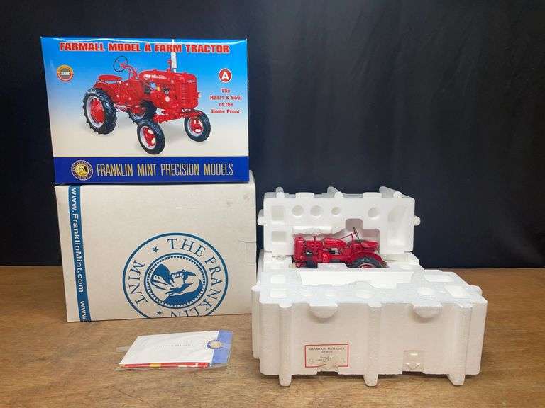 1/12 Farmall A NIB Franklin Mint image