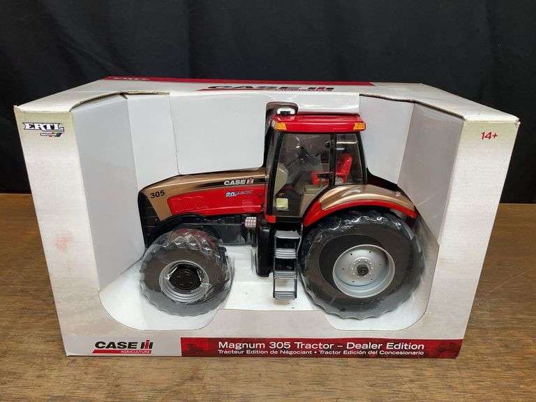 1/16 Case-IH Magnum 305 Dealer NIB Ertl image