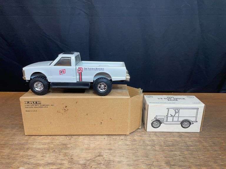 (2) Trucks NIB Ertl image