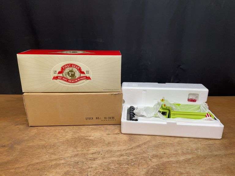 1/34 Mack Granite Dump Truck NIB 1st Gear image