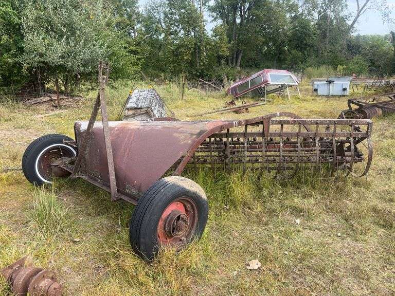 Side Delivery Hay Rake image