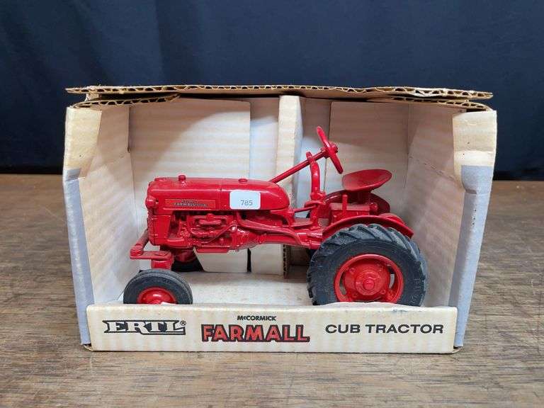 1/16 Farmall Cub NIB Ertl image
