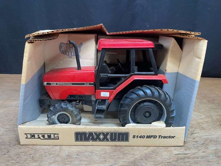 1/16 Case-IH Maxxum 5140 NIB Ertl image