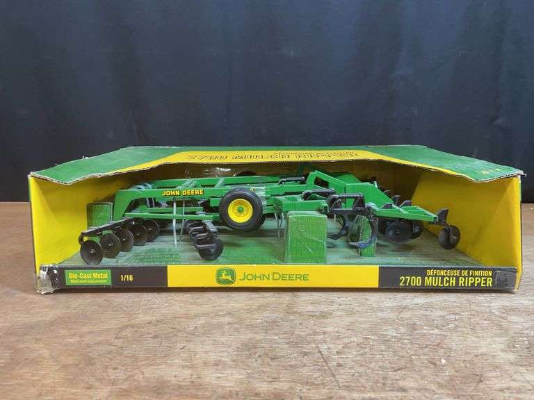 1/16 John Deere 2700 Mulch Ripper NIB Ertl image