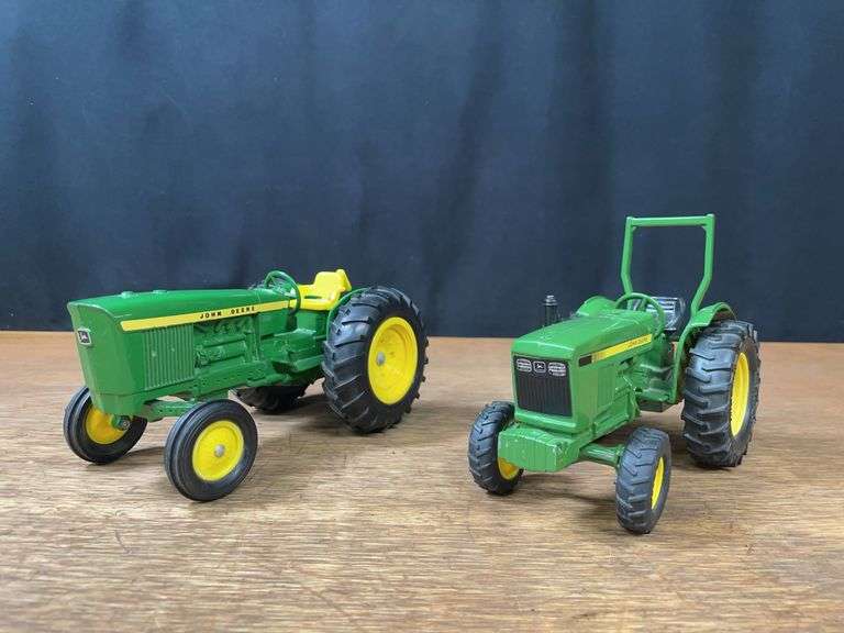 (2) 1/16 John Deere 2020 + 950 Ertl image