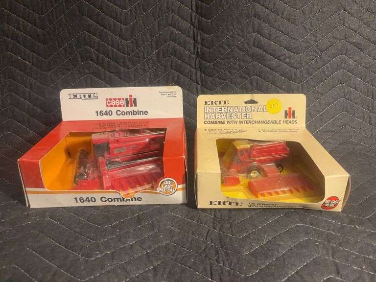 (2) 1/64 Case International 1640 and 1/80 International Harvester Combines Ertl image