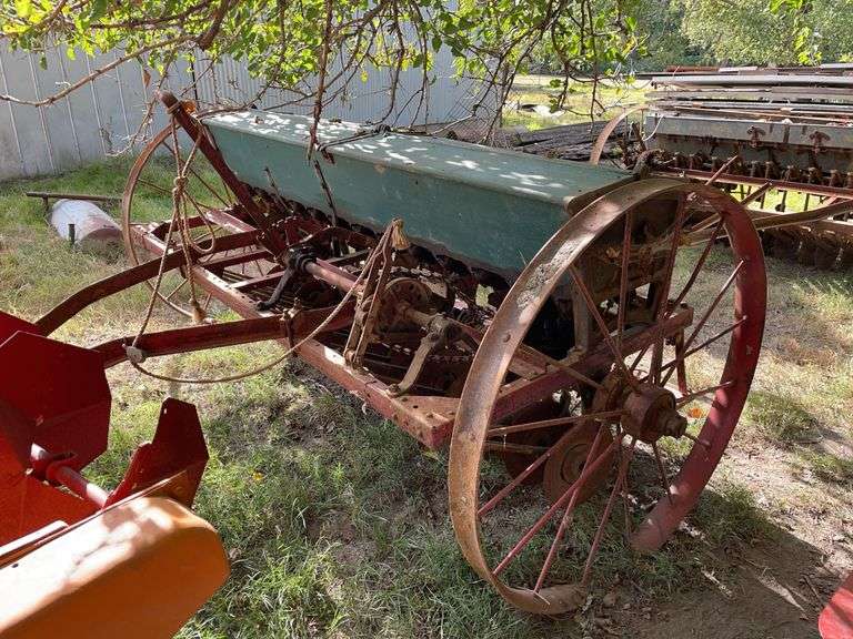 Oliver 8ft Grain Drill image