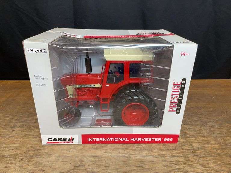 1/16 IH 966 Prestige NIB Ertl image