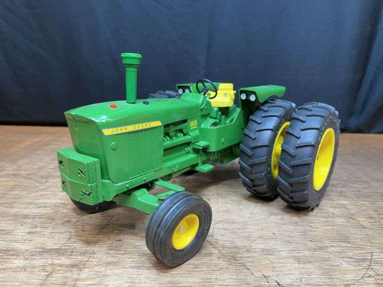 1/16 John Deere 5020 Customized image