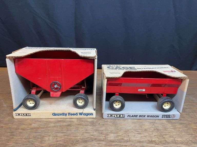 (2) 1/16 Gravity Wagon + Case-IH Flare Box Wagon NIB Ertl image