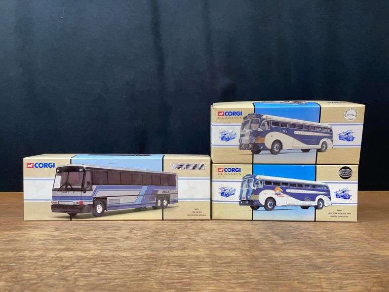 (3) 1/50 Greayhound Buses NIB Corgi image
