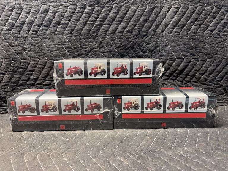 (3) 1/64 International Harvester 66 Series Collectors Editions 1-3 Ertl image