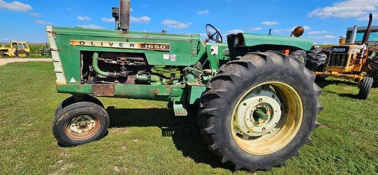 Oliver 1650 Gas Narrow Front image