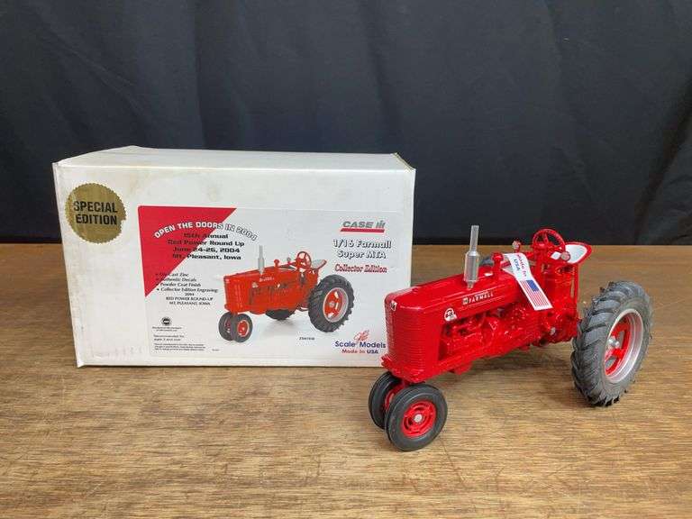 1/16 Farmall Super M-TA 2004 Red Power NIB SM image
