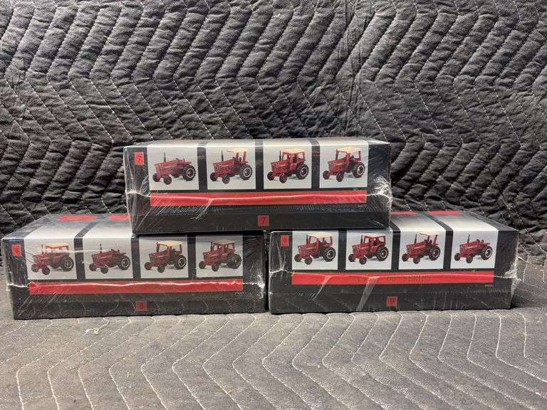 (3) 1/64 International Harvester 66 Series Collectors Editions 7-9 Ertl image