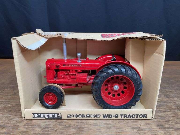 1/16 McCormick WD-9 NIB Ertl image