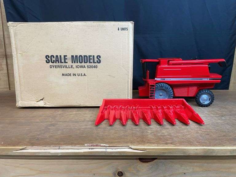 1/16 Case-IH 2388 Combine 1998 Signature Edition NIB SM image