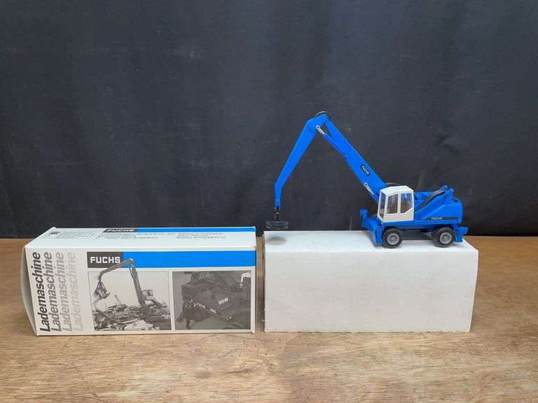 1/50 Fuchs Material Handler NIB Conrad image
