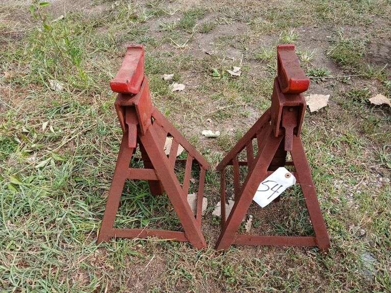 2 jack stands image